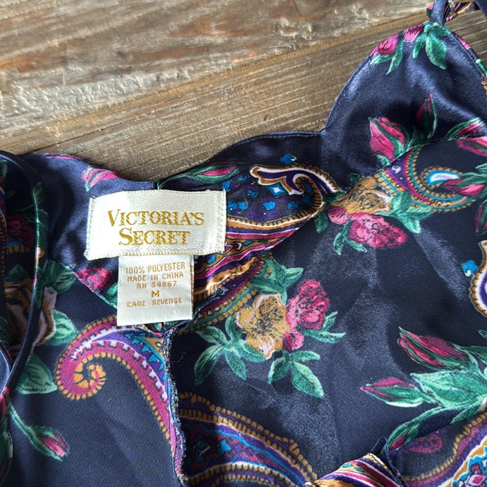 Vintage Gold Label Victoria’s Secret navy floral paisley button negligée size M - Picture 4 of 11